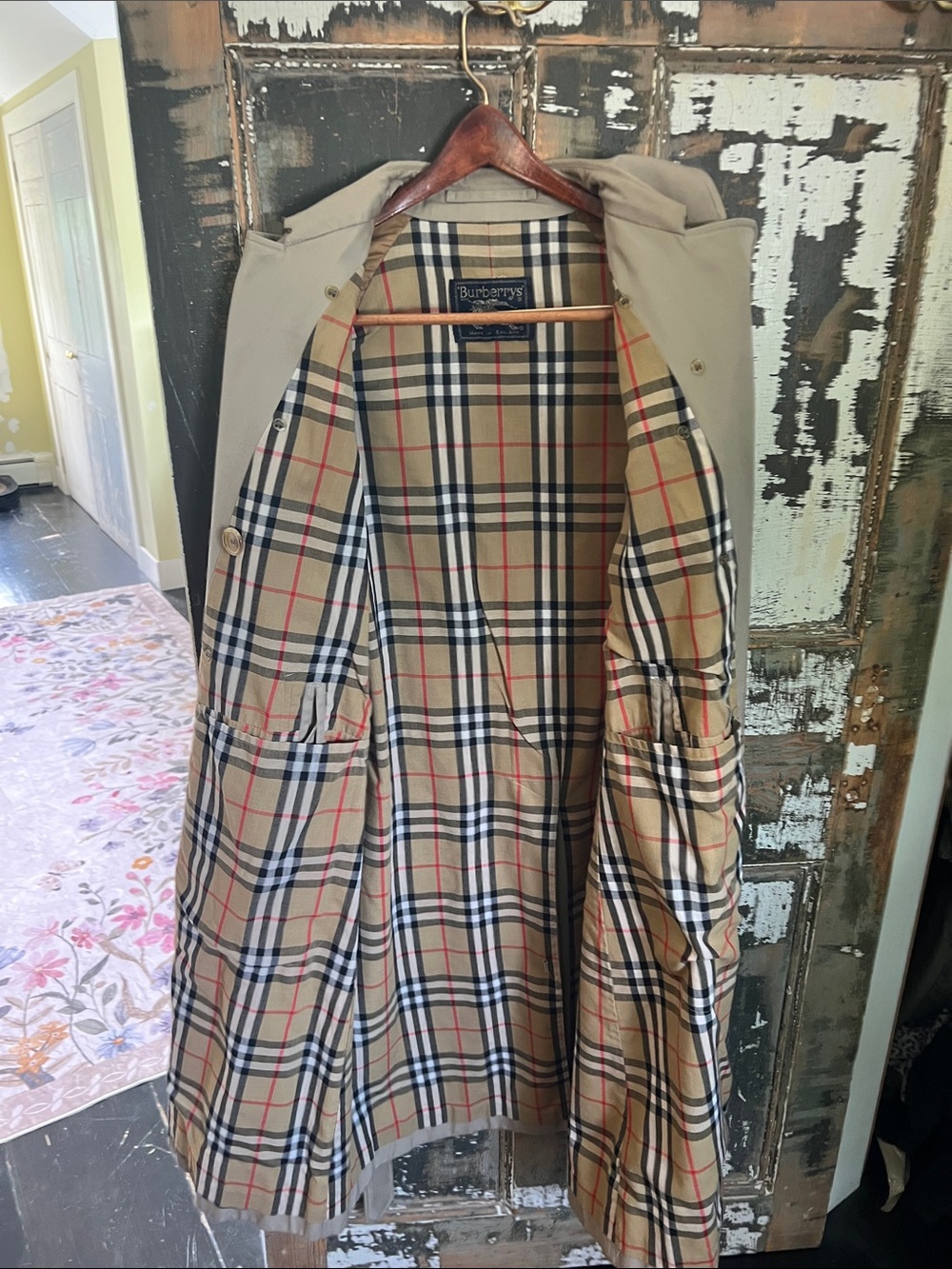 Burberry Beige Double-Breasted Trench Coat - Picture 3 of 4